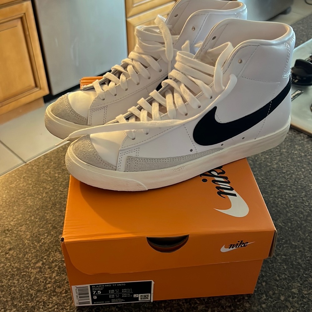 Nike blazer mid ‘77
